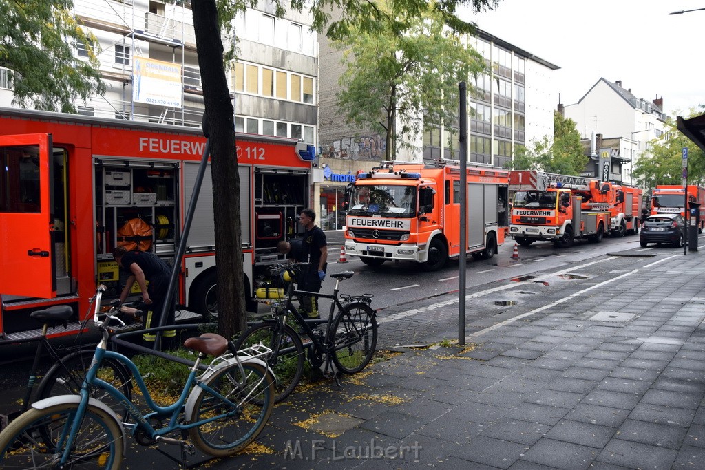 Feuer 2 Koeln Nippes Neusserstr P060.JPG - Miklos Laubert